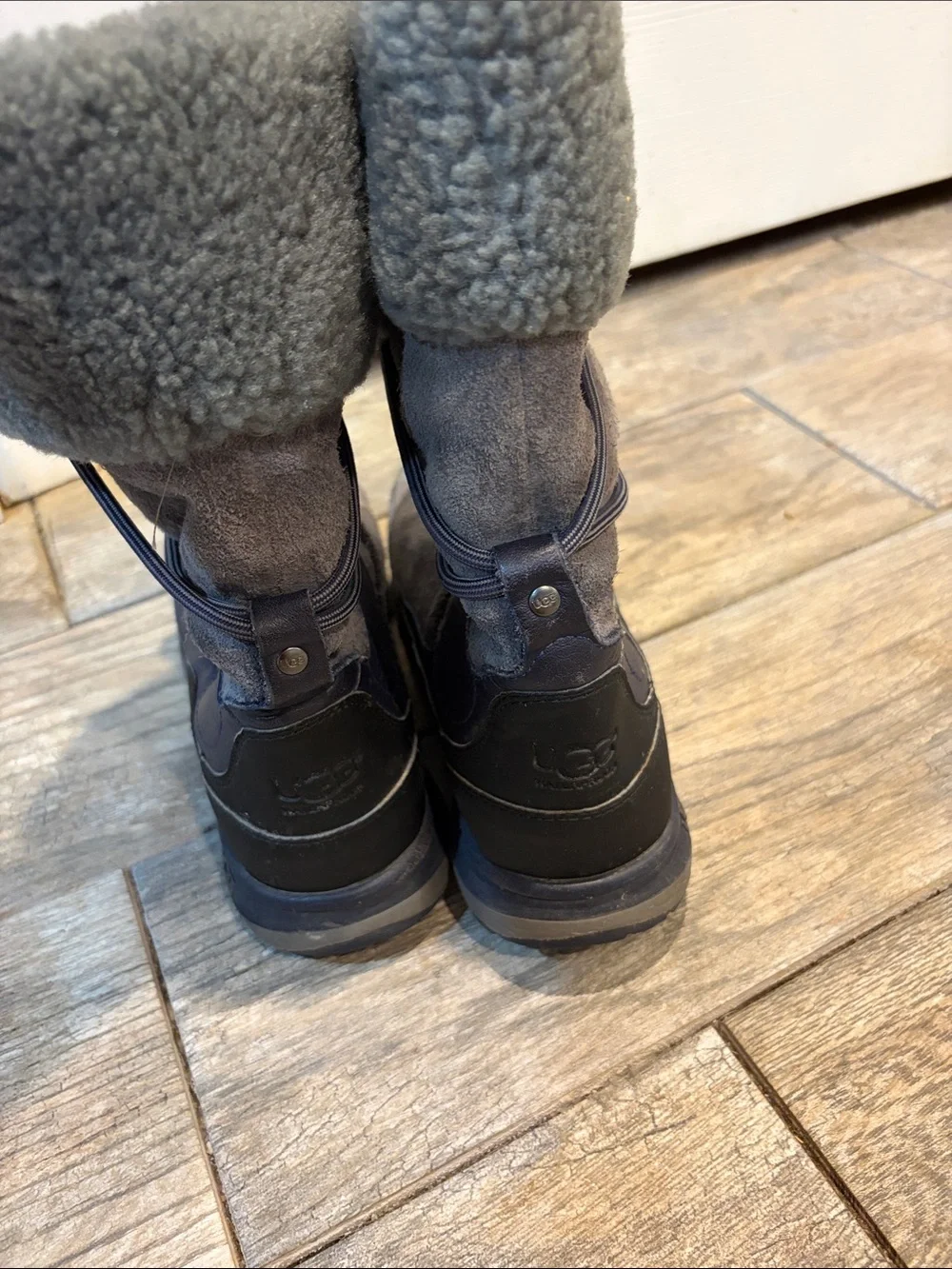 UGG Thinsulate Orellen Waterproof boots Women’s size 8